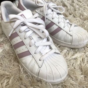 Adidas women’s mauve superstar shoes